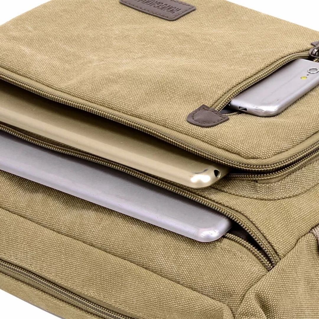 Vleria – Shoulder Bag with Wide Main Compartment and Zip Closure